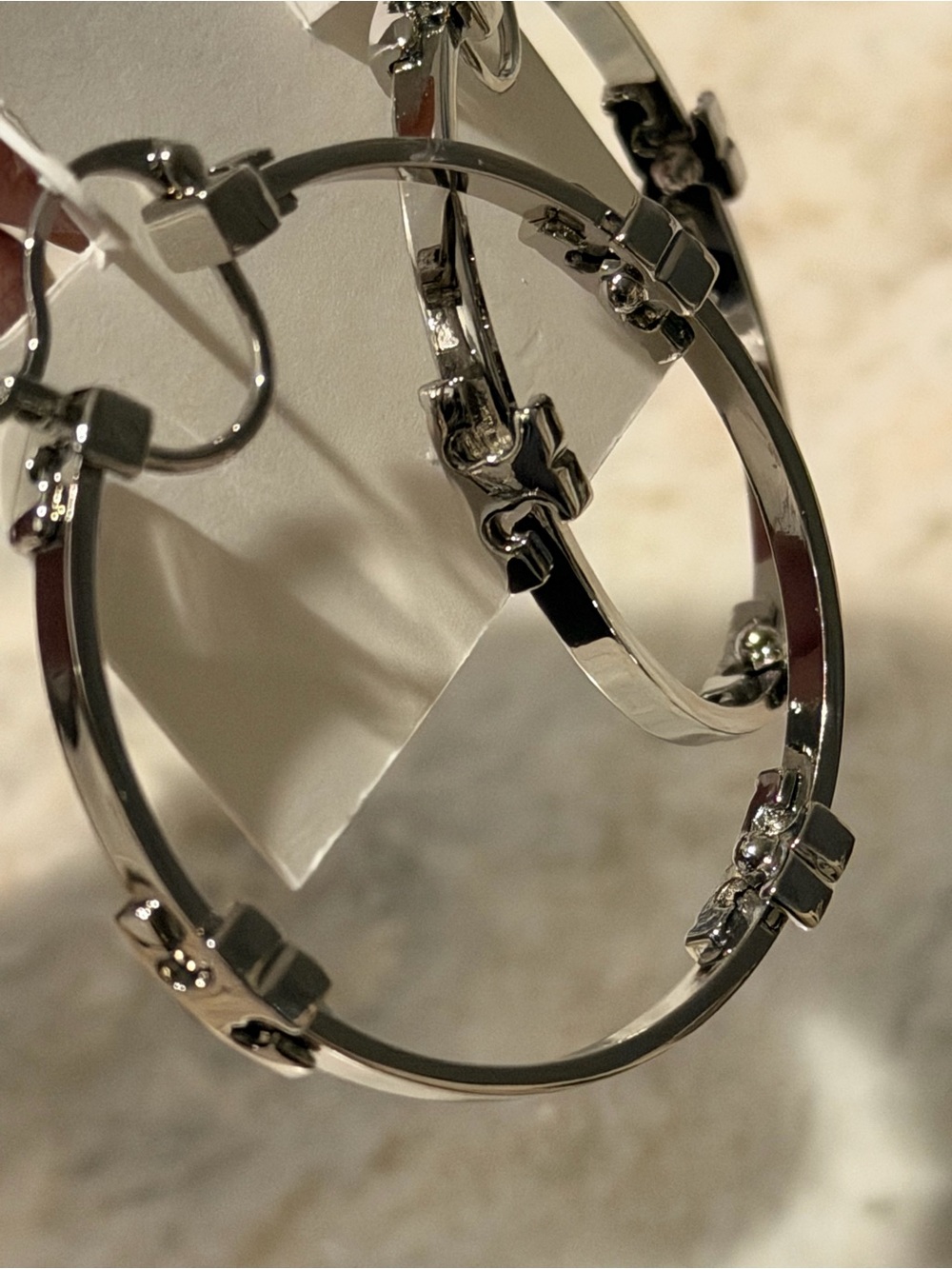 Tory Burch Serif T Hoop Earrings – Polished Silver Tone NWT GUARANTEED AUTHENTiC - Picture 11 of 16